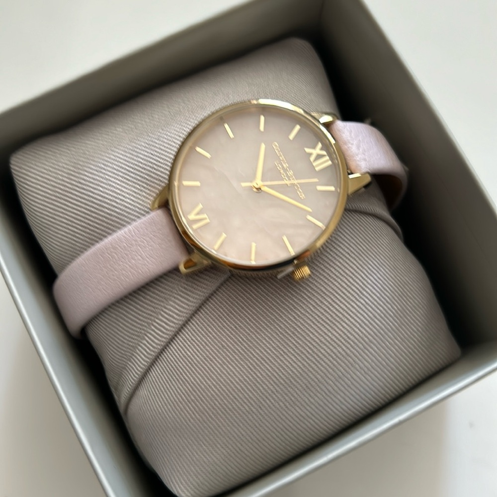 Olivia Burton Blush leather gold women’s watch - Picture 2 of 3